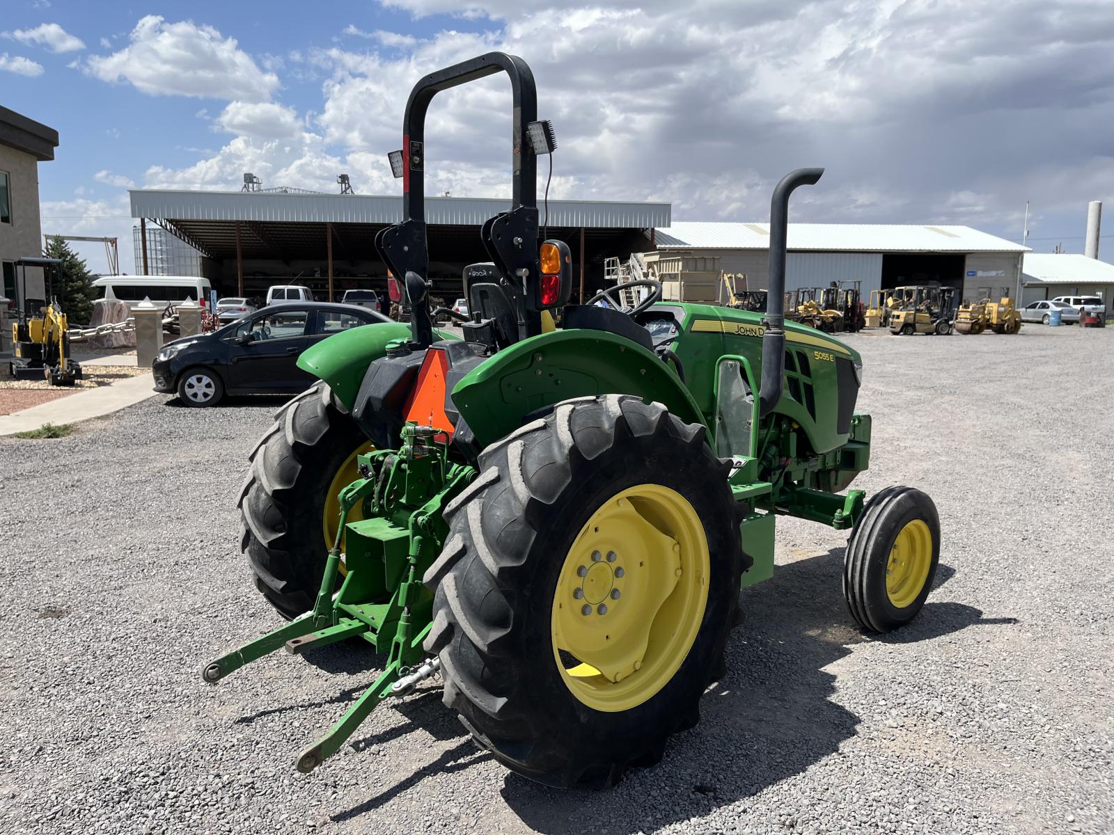 ./imagenes/INVOICE/2019/18007/JOHN DEERE 5055E (4).JPG